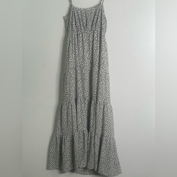 Michael kors black and white tiered maxi dress size medium - Picture 7 of 13